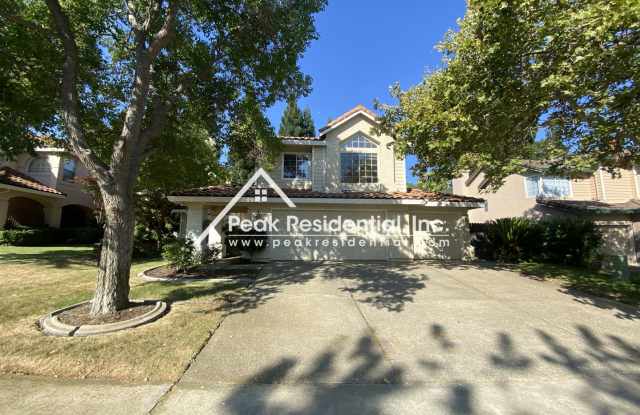 Wonderful Folsom 4bd/3ba Home with 3 Car Garage  Pool/Spa!