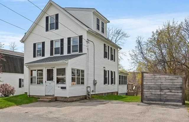 Spacious 4-Bedroom Single Family Rental in Amesbury - Available Now!