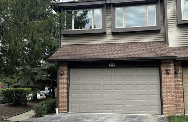 1010 Arbor Court