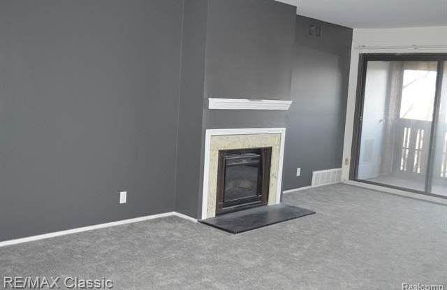 2142 PAULINE Boulevard