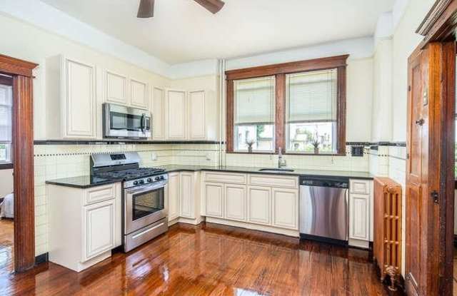 6415-6417 BERGENWOOD AVE