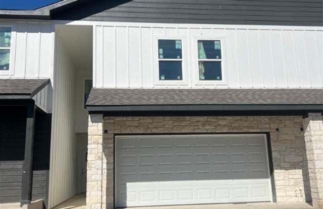 Photo of 1822 Royal Loop