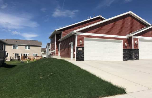 Quality Built Twinhome North Bismarck 2Bedroom 1 1/2 Bath SORRY NO PETS!!