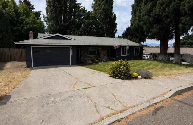 Renovated 3 bed 2 bath coming soon!
