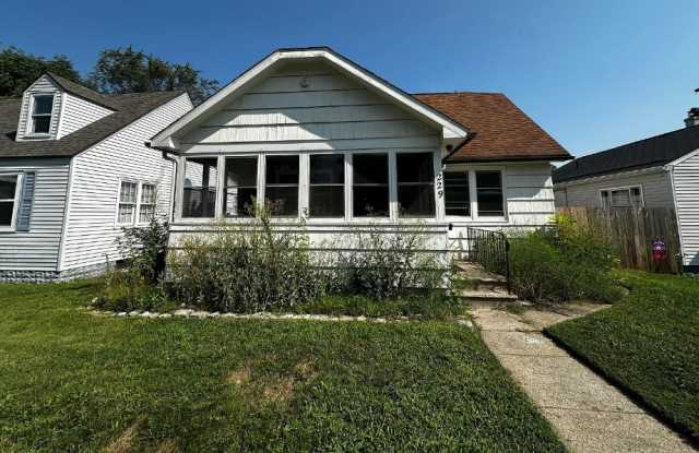 229 E Fairview Ave