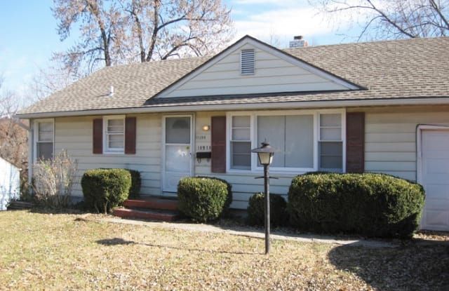 10923 Hillcrest Road - 10923 Hillcrest Road, Kansas City, MO 64134