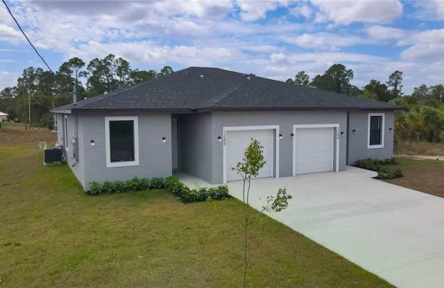 Photo of 1260 MILWAUKEE Boulevard unit: 1260