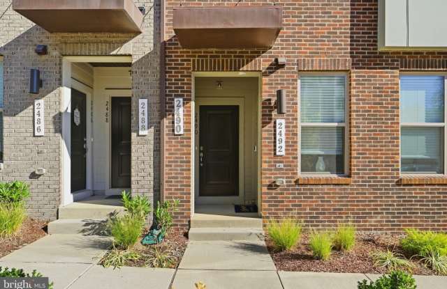 2490 CONNECTOR Alley