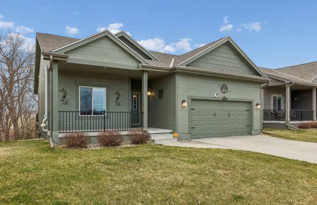 Beautiful Ranch Home Backing to Trees!!