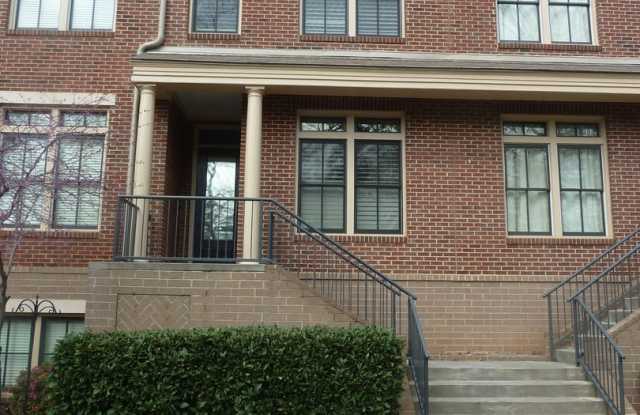 Elegant 2BR Townhome in Gramercy | Pool, Clubhouse & Gated Access