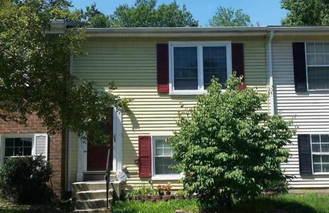 1012 VICTORIA PLACE
