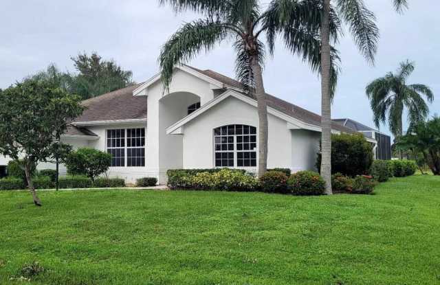 Fully furnished 3 bedroom 3 Bath POOL home in Sandpiper Bay