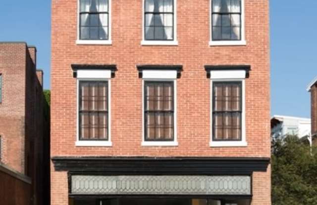 Downtown York Living at its Best! 1 Bedroom/1 Bath, Top Level Apartment, Laundry-Open Concept