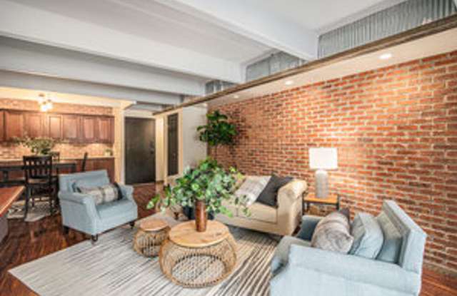 Photo of Cute 2 Bed Condo in Old Town