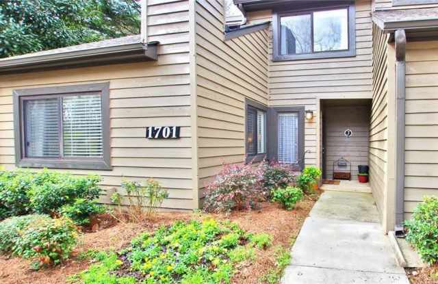 1701 Cedar Chase Lane NE