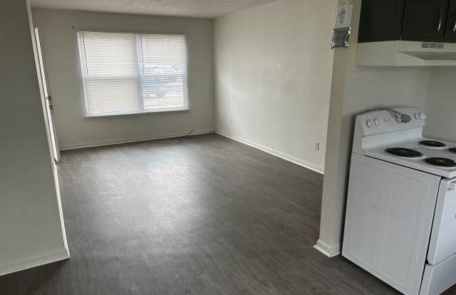 10404 Greentree Lane - 2