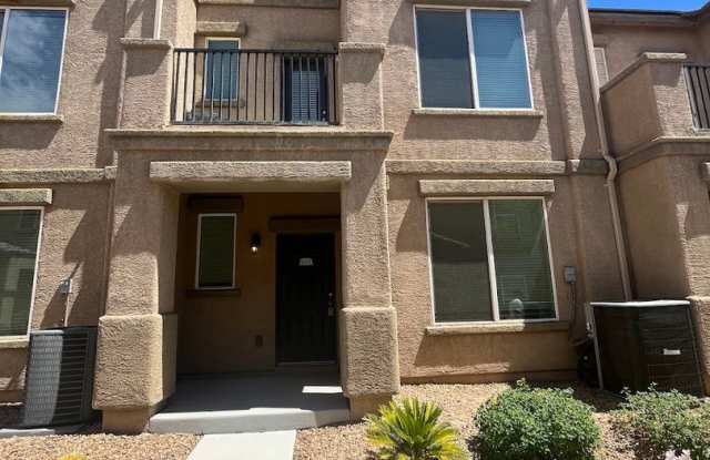 Photo of Beautiful 3 Bedroom Townhome!