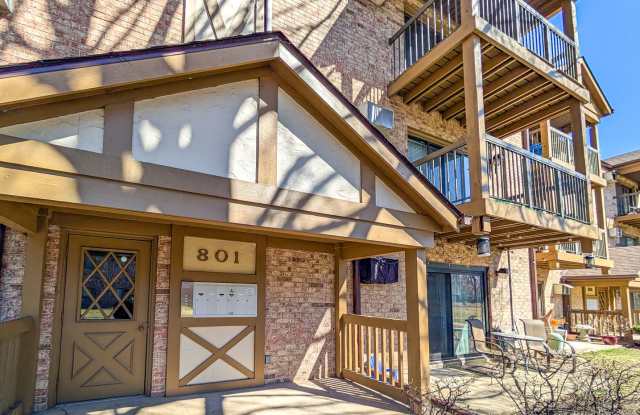 Photo of 801 S Dwyer Ave Unit D, Arlington Heights, IL 60005