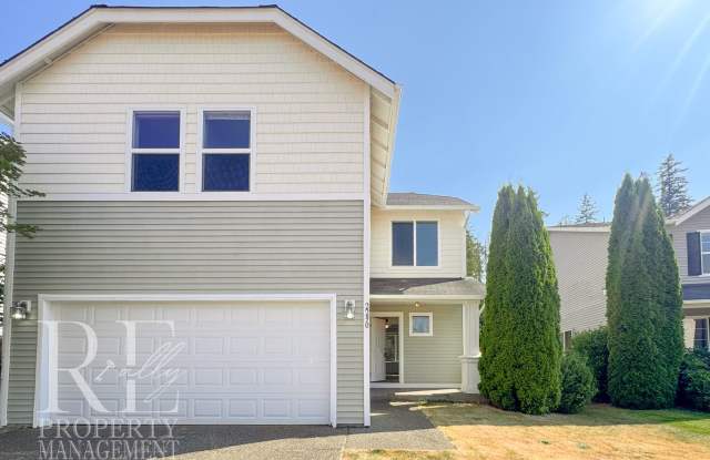 Bright Port Orchard Home with Oversized Primary Suite & Huge Walk-In Pantry