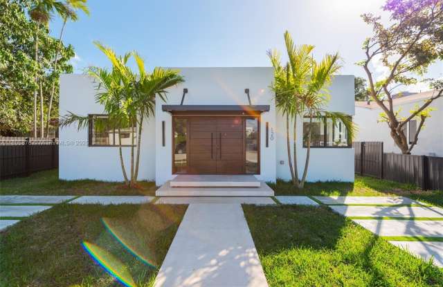 Photo of 120 NE 49th St