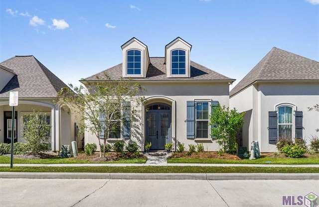 3 Bedroom home in a Gated Community off Perkins Rd. Subdivision has a Community Pool  Fitness Center! - 14352 Villa Grove Drive, Village St. George, LA 70810