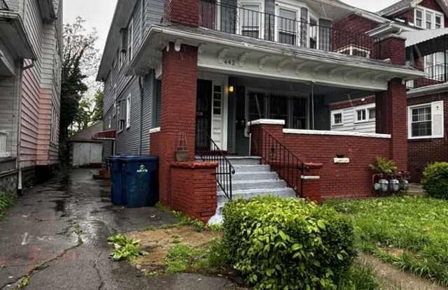 442 Wohlers Avenue, Front