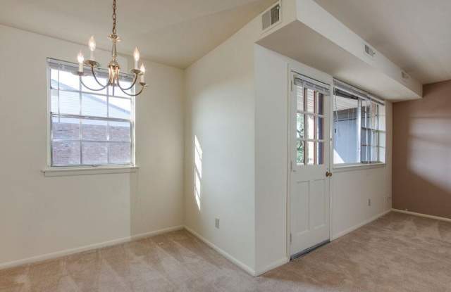 Pebble Hill Apartments