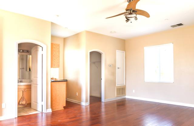 Photo of 329 Kiawah River Drive