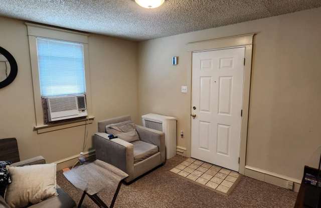 Photo of 1310 EASTON Road