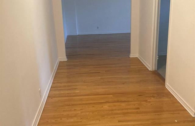 21 Schenck Avenue unit: 2Cd