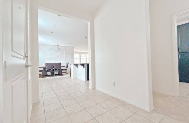 2911 S Via Belamaria