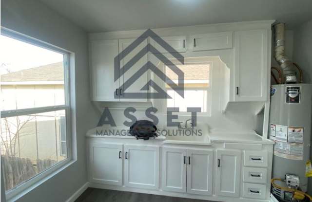 Modern 1-Bedroom Apartment with Thoughtful Design