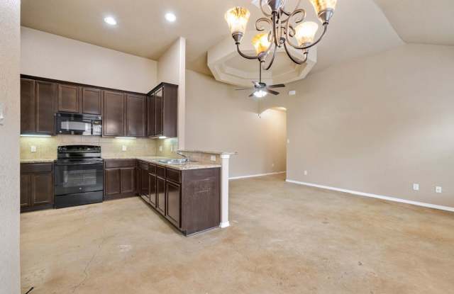 RECEIVE 50% OFF YOUR 1ST MONTHS RENT WHEN YOU SIGN A 12 MONTH LEASE!