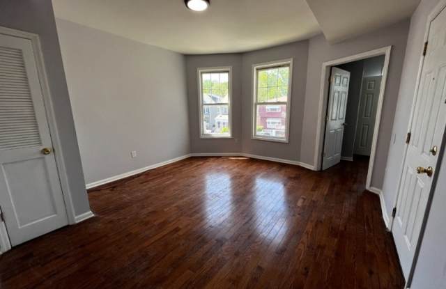 240 Halsted St