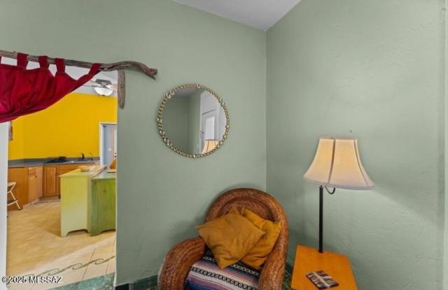 521 S 4th Avenue unit: 2