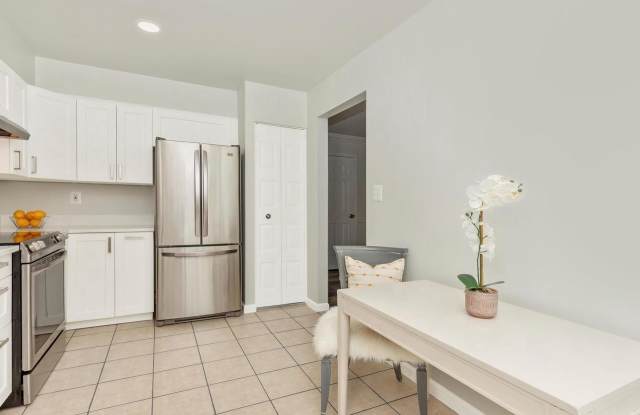 11349 APPLEDOWRE Way unit: 313