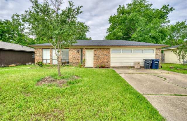 1110 Dexter Drive South