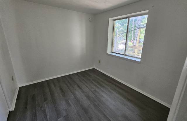 1023 Wallace Ave - 4