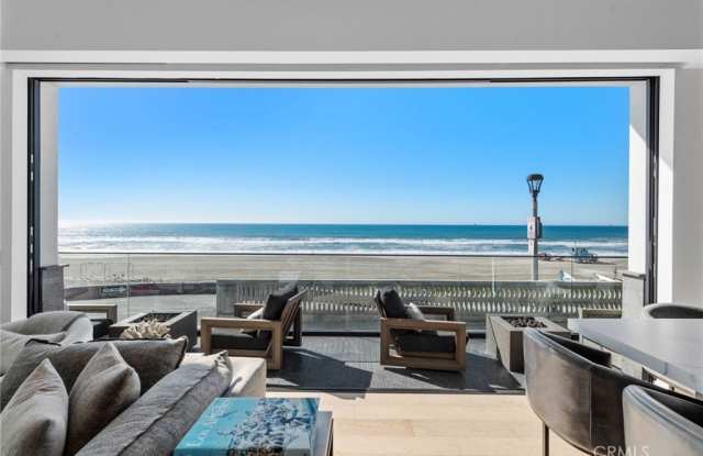 Photo of 2200 The Strand