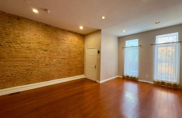 Charming 4 Bedroom/2.5 Bathroom in Station North, MD!