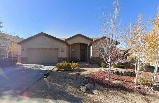 Gorgeous 3-bedrooms, 2-baths home located in Willow Hills! "In Prescott"