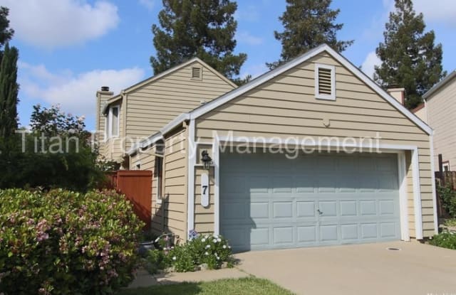 7 Whitecap Court - 7 Whitecap Court, Sacramento, CA 95833