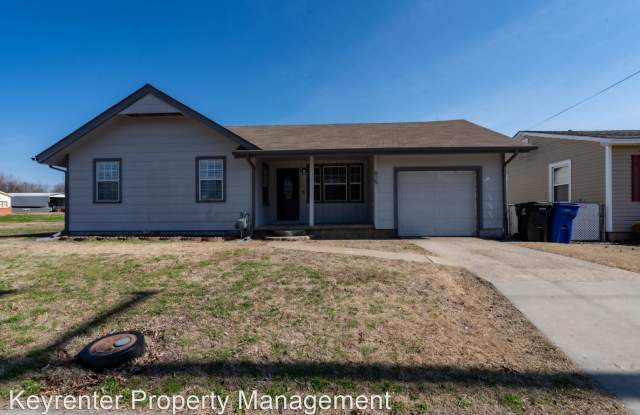 615 N Cedar Ave - 615 North Cedar Avenue, Broken Arrow, OK 74012