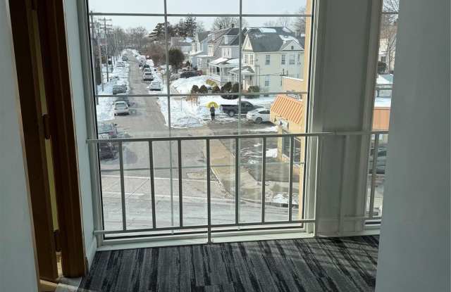 320 Post Avenue unit: 2C