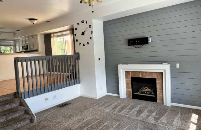 Spacious 2BR Townhome in Denver