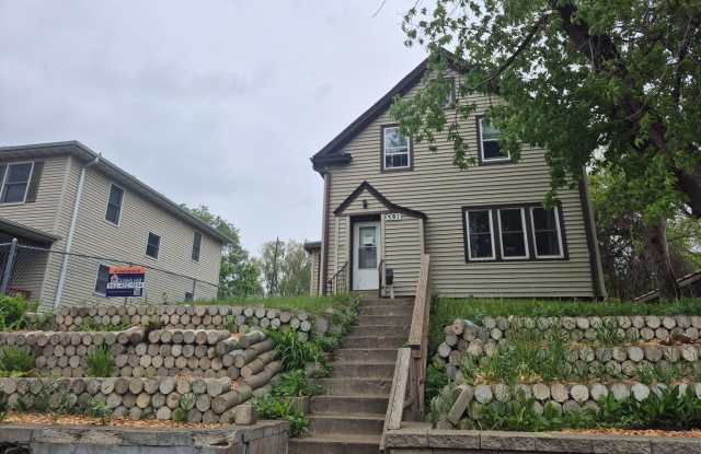 Photo of Recently remodeled 4 bedroom house in St Paul!!