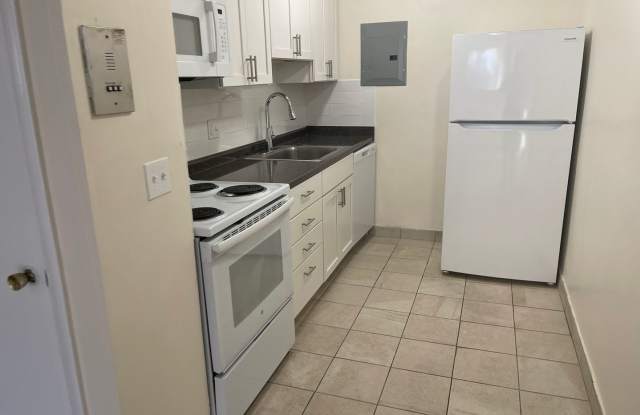 Packards Corner Sunny Modern Spacious Studio with Parking Ht Hw Inc Included, 1 Free month