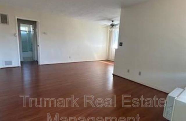 Photo of 4619 Lexington Ave