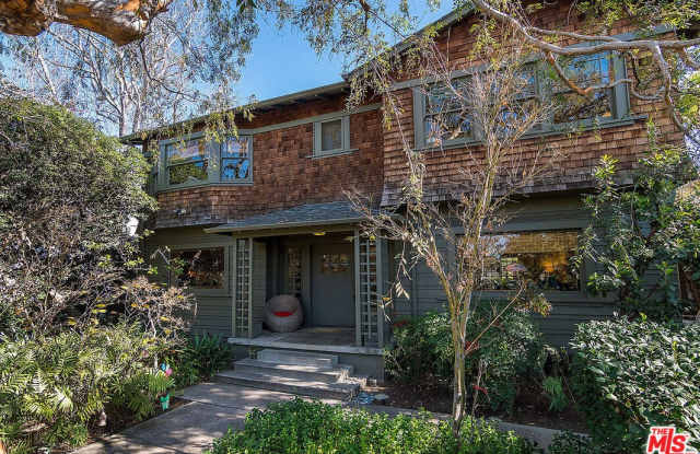 256 S Van Ness Ave