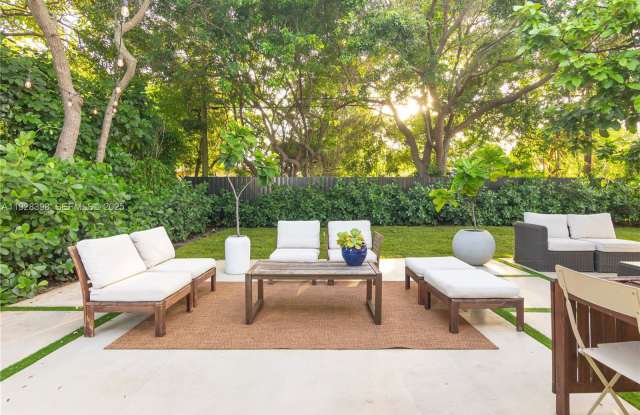 14000 Northeast 16th Court